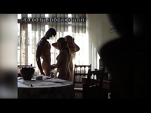 ❤️ Els amics sexuals conviden un home gegant i un trio amb ell Vídeo porno al ca.high-pass.ru ❌❤