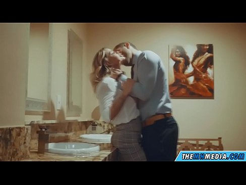 ❤️ Quan una rossa tetona et sedueix en un lavabo públic Vídeo porno al ca.high-pass.ru ❌❤
